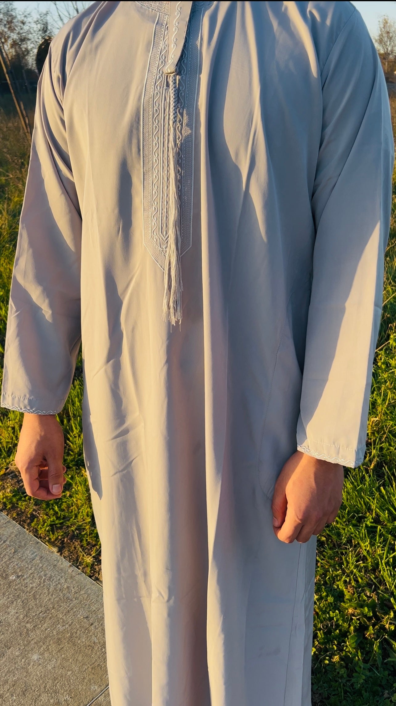 Qamis Emirati